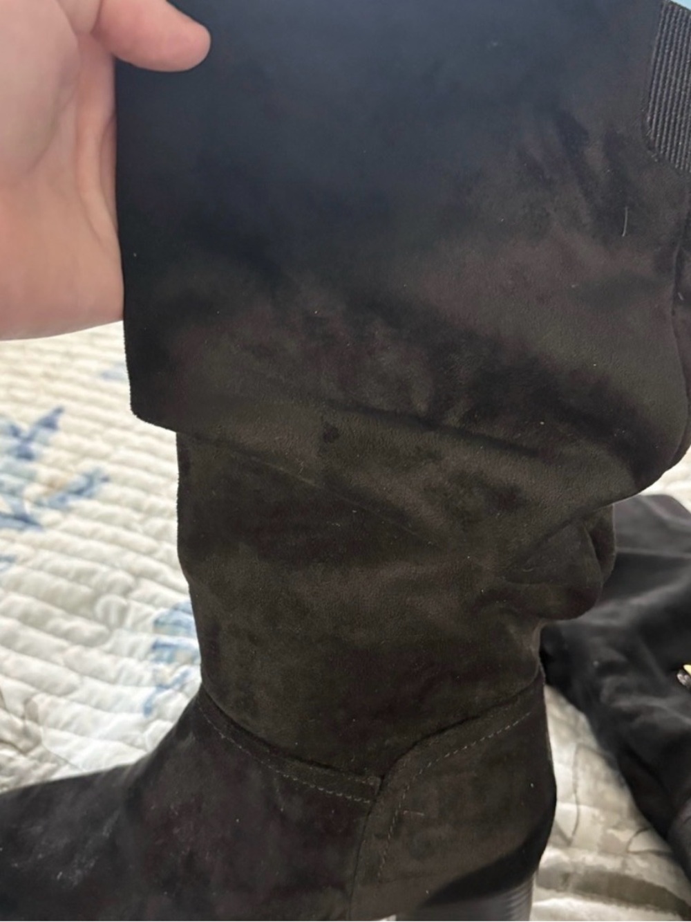 Puss in boots suede boots